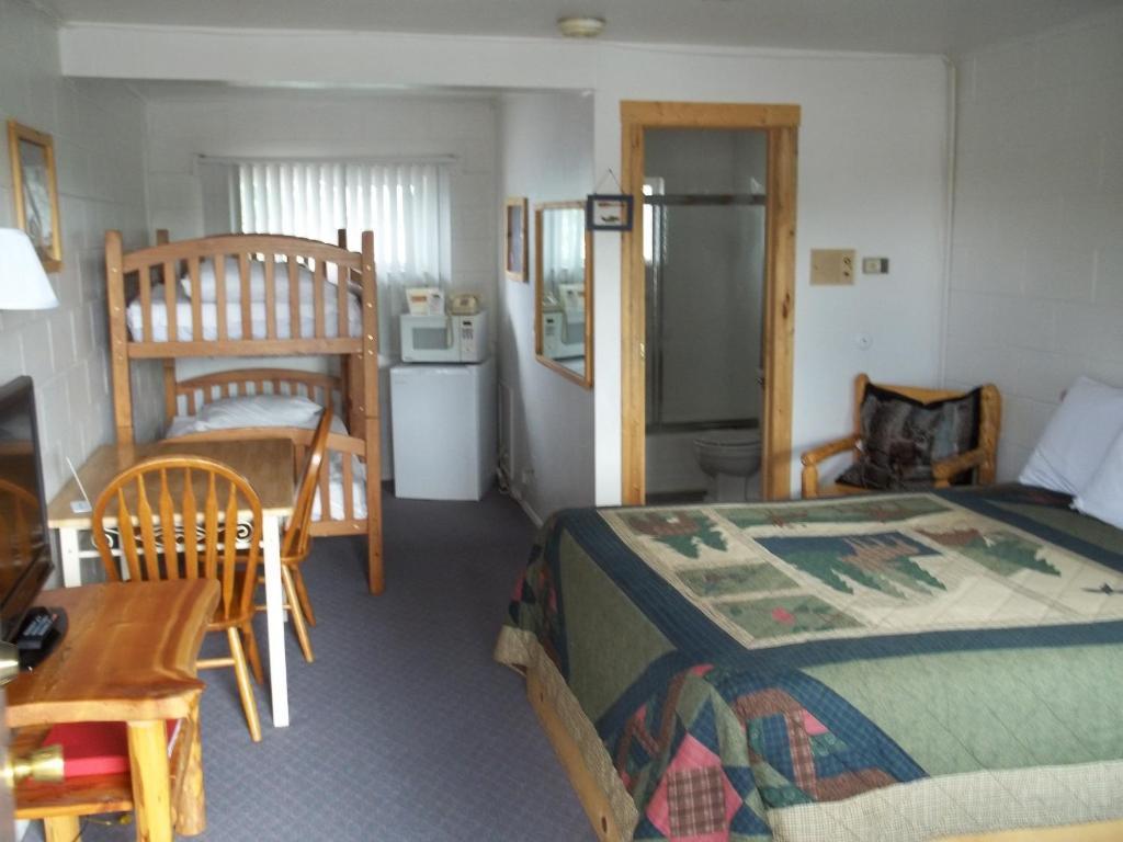 תרמופוליס Budget Host Elk Antler Inn חדר תמונה